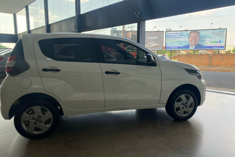 MOBI 1.0 EVO FLEX LIKE. MANUAL ANO 2020 COR BRANCO